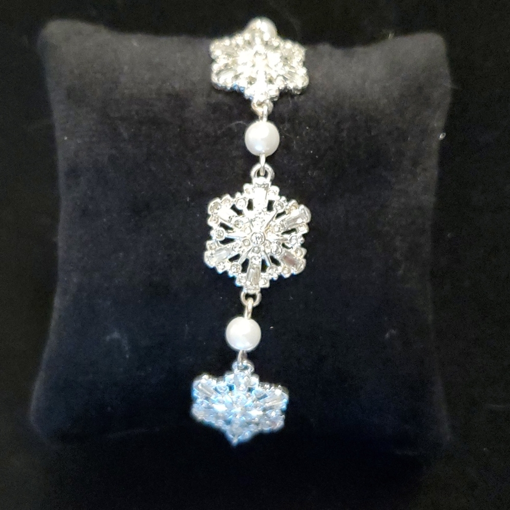 Avon sparkling snowflake bracelet